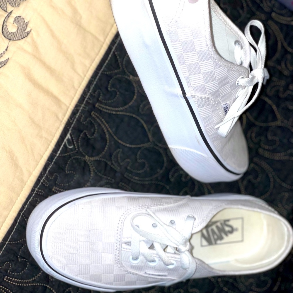 COPY - Platform TONAL white checkered vans